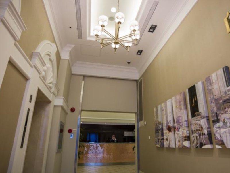 Court Center, Aparthotel 4*